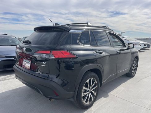 Used 2024 Toyota Corolla Cross XLE image 2
