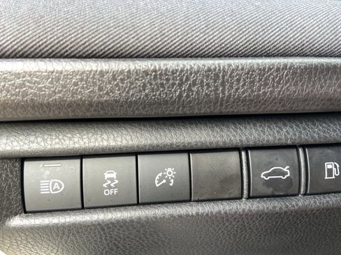 Used 2025 Toyota Camry LE image 43