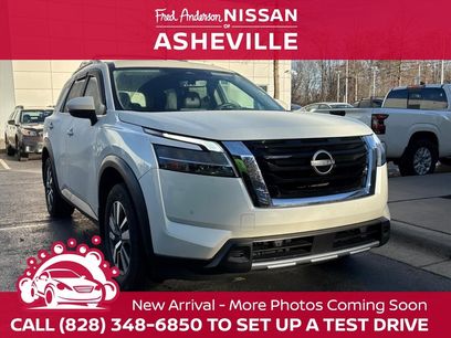 Used 2024 Nissan Pathfinder SL