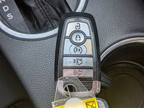 Used 2018 Ford Mustang GT Premium image 31