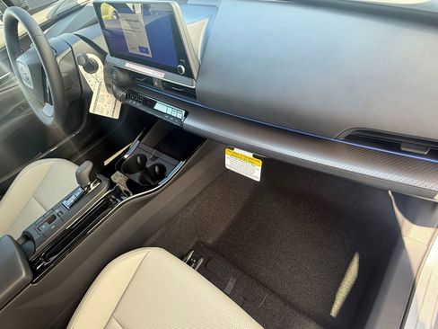 New 2026 Toyota Prius LE image 33