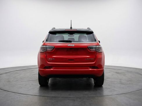 Used 2025 Jeep Compass Limited image 7