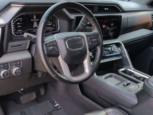 Used 2024 GMC Sierra 2500 Denali image 9