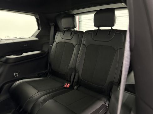 New 2025 Jeep Grand Cherokee L Altitude AWD/4WD image 18
