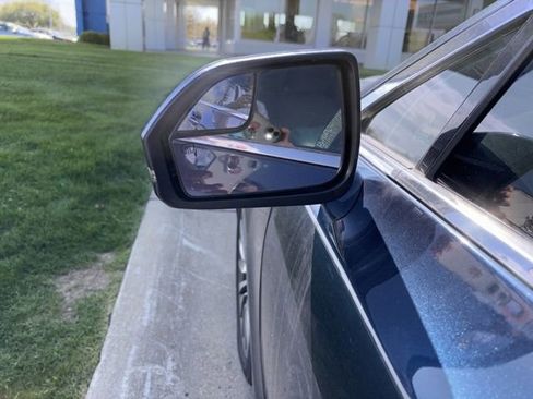 Used 2017 Lincoln MKZ Premiere FWD image 2