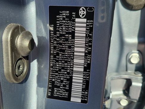 Used 2023 Toyota Corolla LE image 30