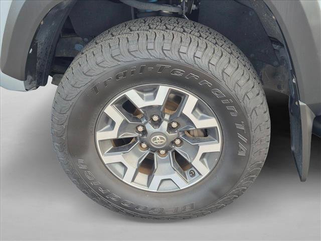 Used 2019 Toyota Tacoma TRD Off-Road w/ TRD Premium Off Road Package AWD/4WD image 10