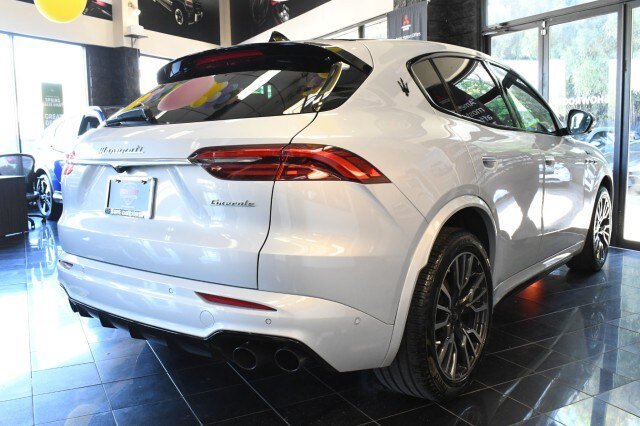 Used 2023 Maserati Grecale Modena AWD/4WD image 15