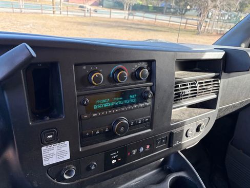 Used 2020 GMC Savana 3500 Extended w/ Driver Convenience Package image 11