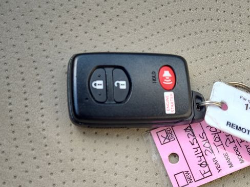 Used 2015 Toyota Prius Four image 31