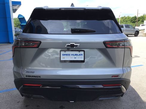 New 2026 Chevrolet Equinox RS w/ LPO, Floor Liner Package FWD image 7