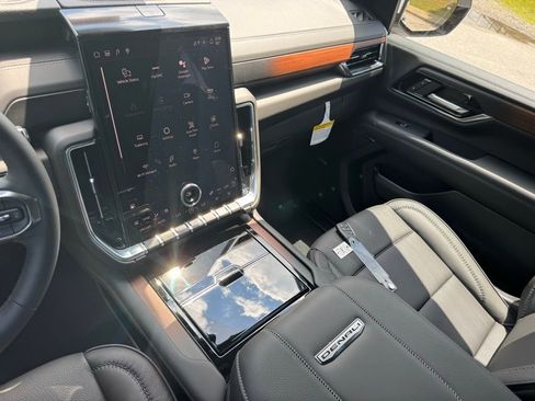 New 2025 GMC Yukon Denali w/ LPO, Floor Liner Package image 25