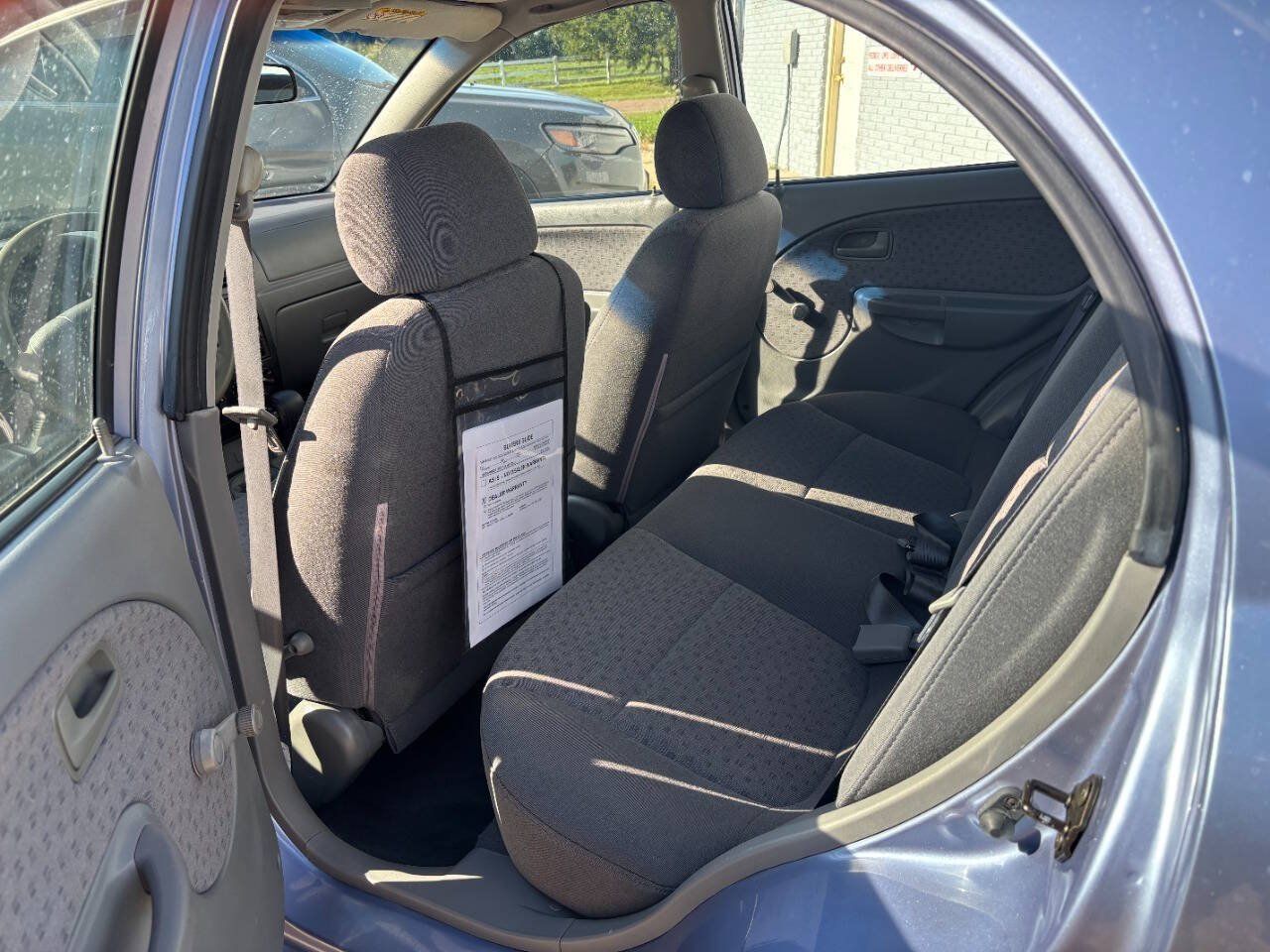 Used 2004 Kia Rio Sedan FWD image 3