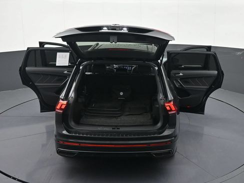 Used 2022 Volkswagen Tiguan SE R-Line FWD image 41