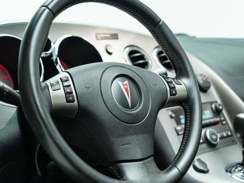 Used 2007 Pontiac Solstice Roadster w/ Premium Package image 22