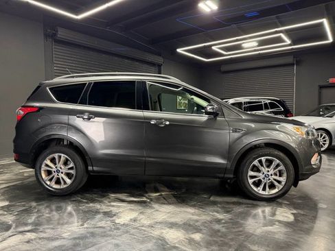 Used 2018 Ford Escape SE FWD image 4