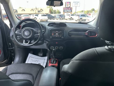 Used 2017 Jeep Renegade Trailhawk AWD/4WD image 17