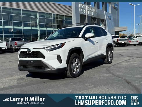 Used 2025 Toyota RAV4 XLE image 1