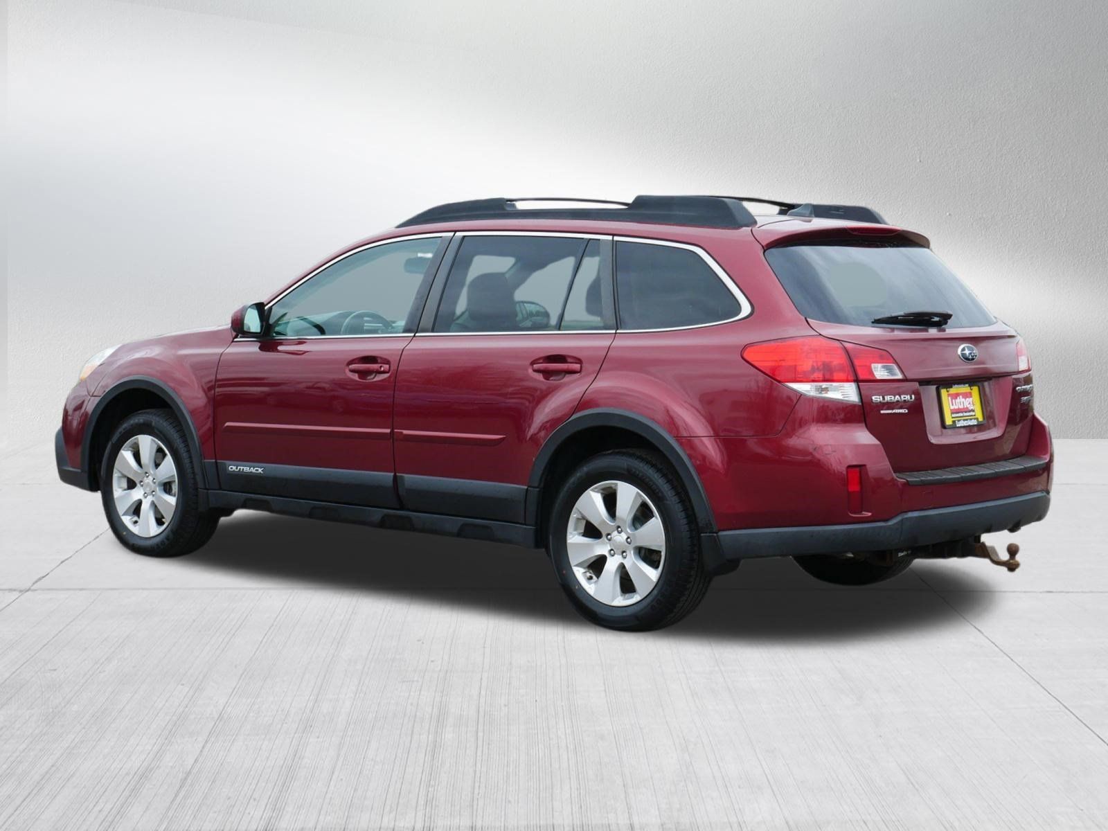 Used 2013 Subaru Outback 3.6R Limited w/ Moonroof Pkg AWD/4WD image 5