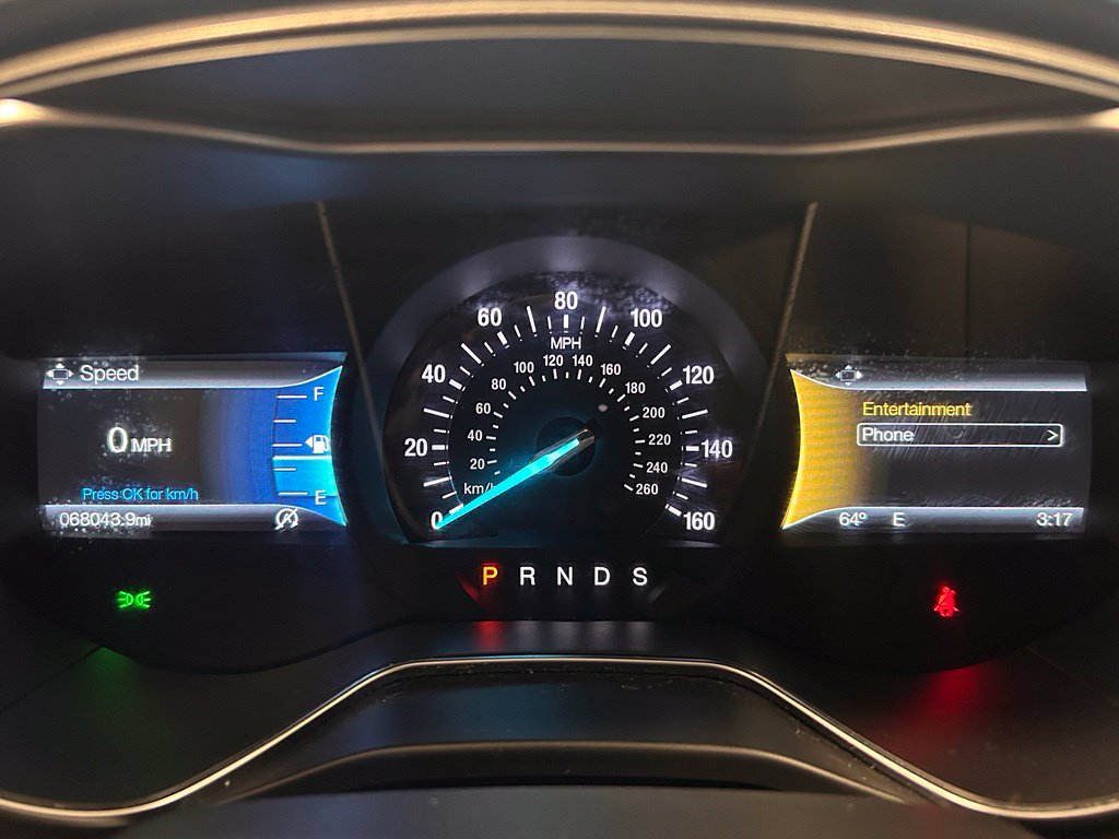 Used 2018 Ford Fusion SE w/ Fusion SE Technology Package FWD image 16