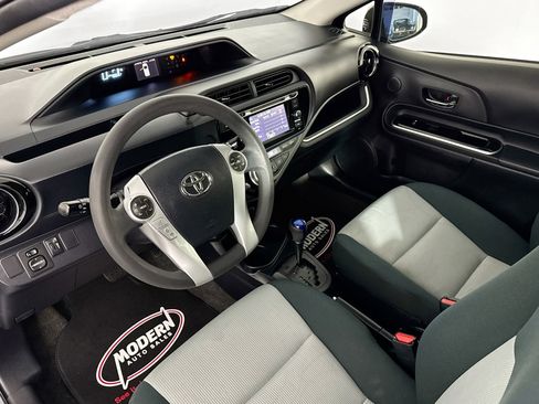 Used 2016 Toyota Prius C Two image 5