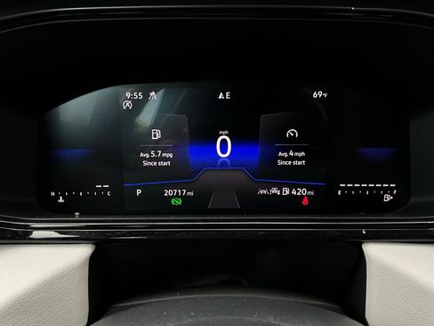 Used 2025 Volkswagen Taos S image 36