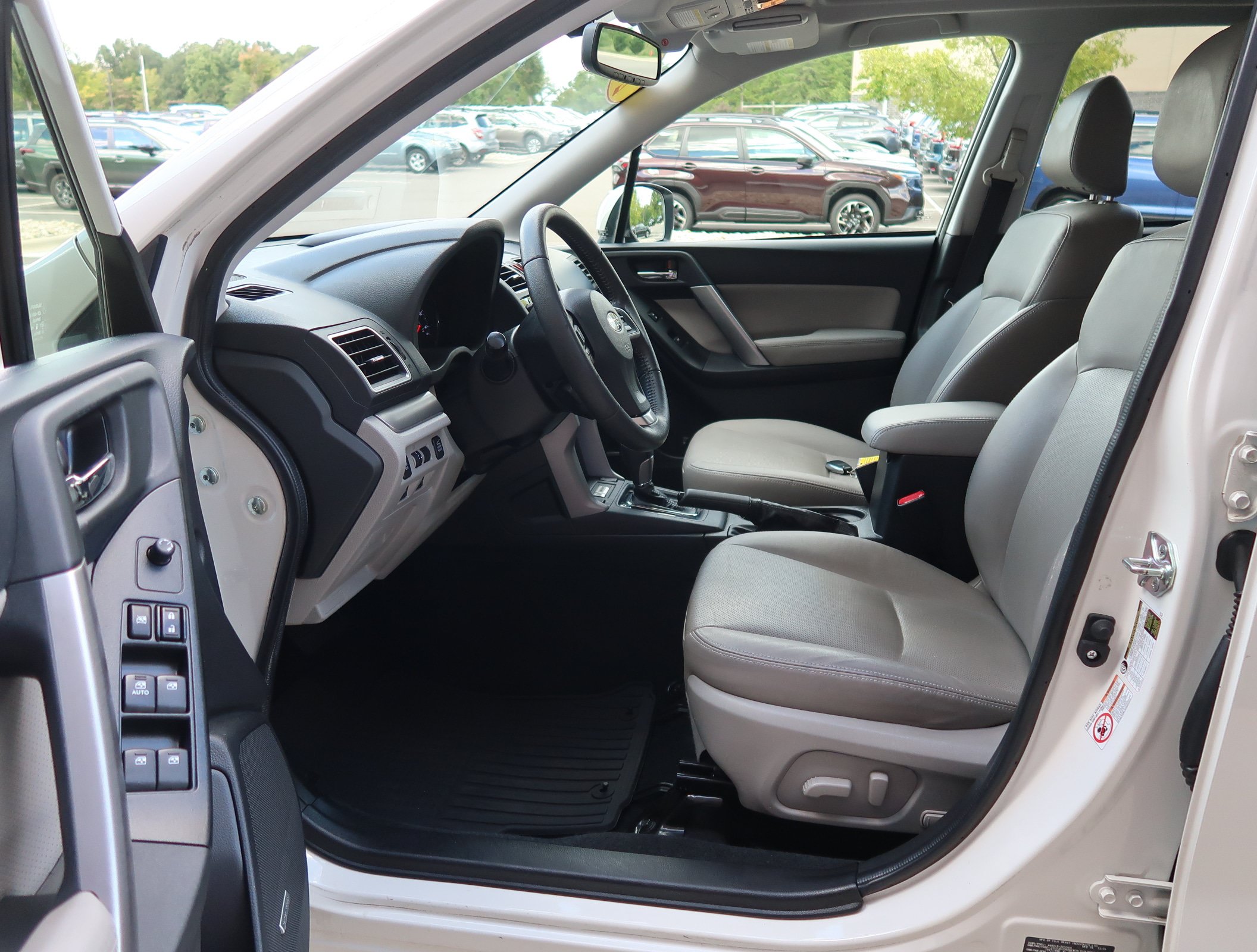 Used 2016 Subaru Forester 2.5i Touring w/ Eyesight & Navigation System AWD/4WD image 11