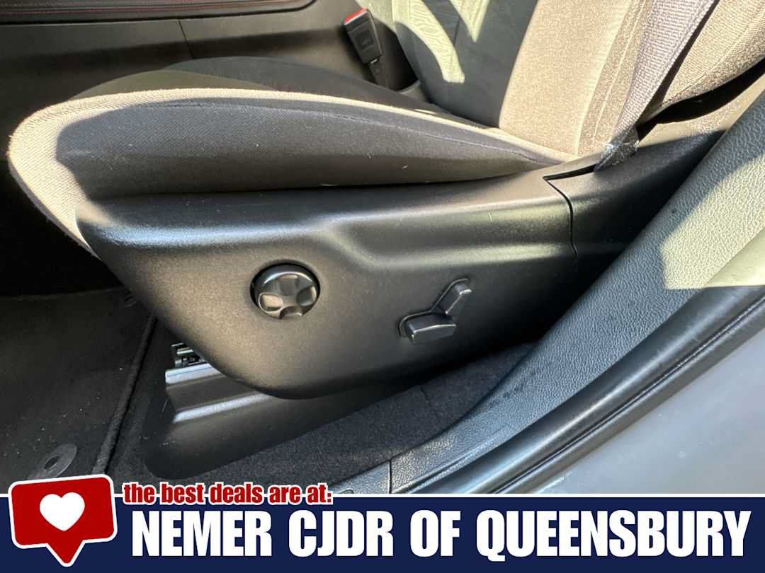 Certified 2025 Dodge Durango GT AWD/4WD image 12