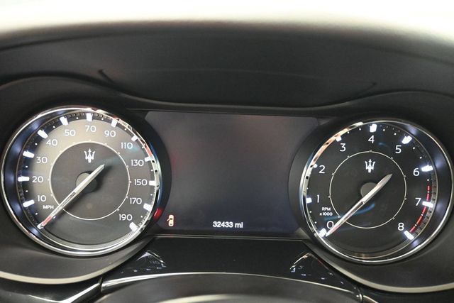 Used 2022 Maserati Quattroporte Modena Q4 AWD/4WD image 4