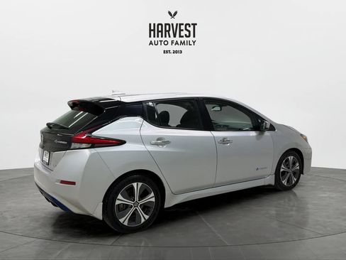 Used 2018 Nissan Leaf SV w/ SV Technology Package FWD image 7
