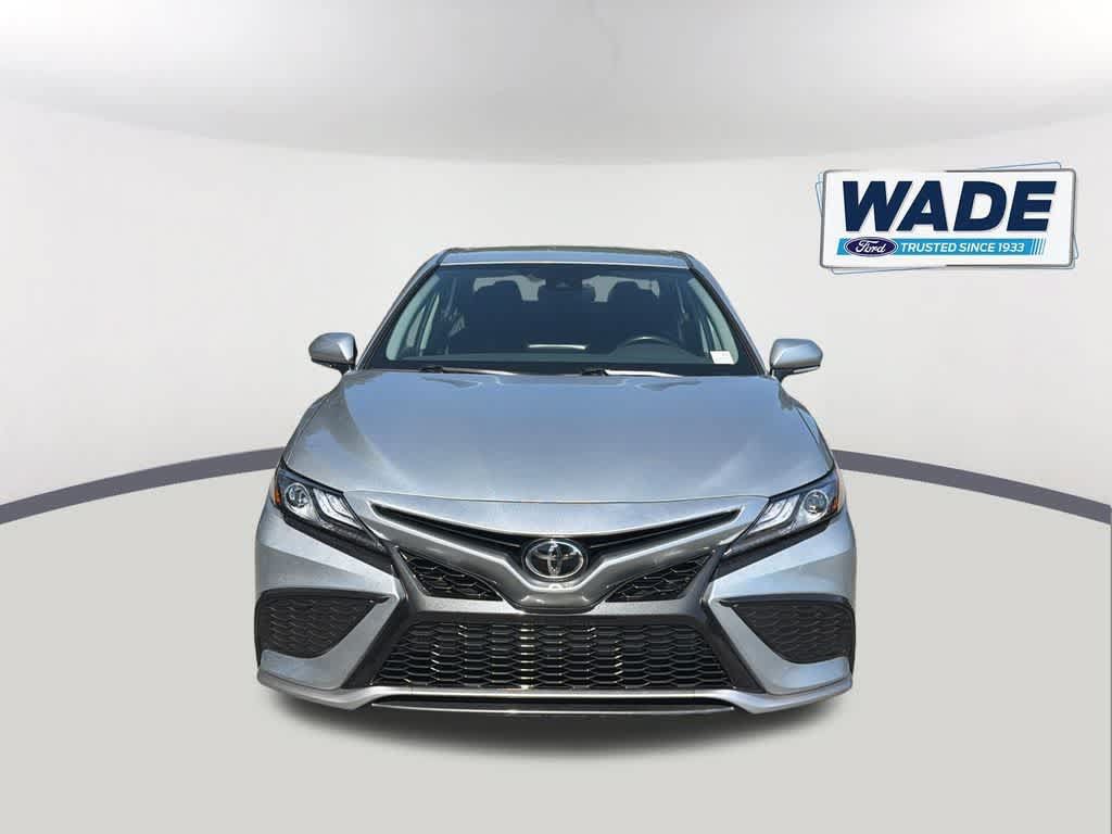 Used 2022 Toyota Camry XSE FWD image 2