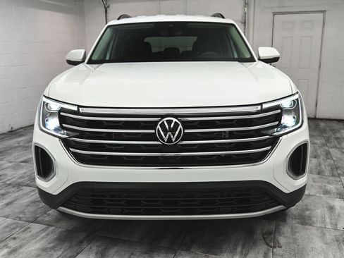 Used 2026 Volkswagen Atlas SE AWD/4WD image 2
