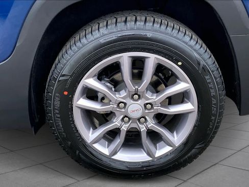 Used 2022 GMC Terrain SLT image 11