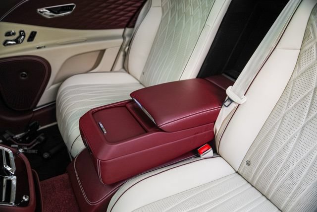 Used 2022 Bentley Flying Spur V8 AWD/4WD image 50