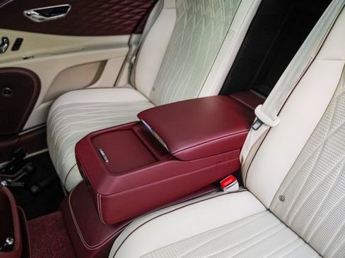 Used 2022 Bentley Flying Spur V8 AWD/4WD image 50
