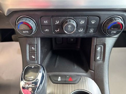Used 2017 GMC Acadia SLT AWD/4WD image 21
