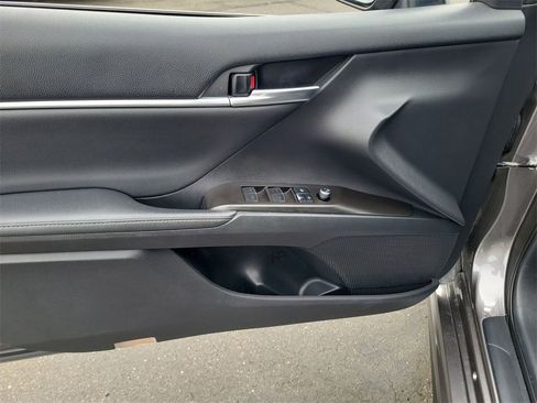 Used 2022 Toyota Camry XSE image 28