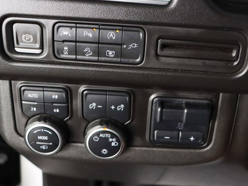 Used 2022 Chevrolet Tahoe Z71 w/ Z71 Off-Road Package image 23