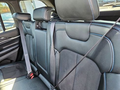 Used 2024 Jeep Grand Cherokee Trailhawk image 18