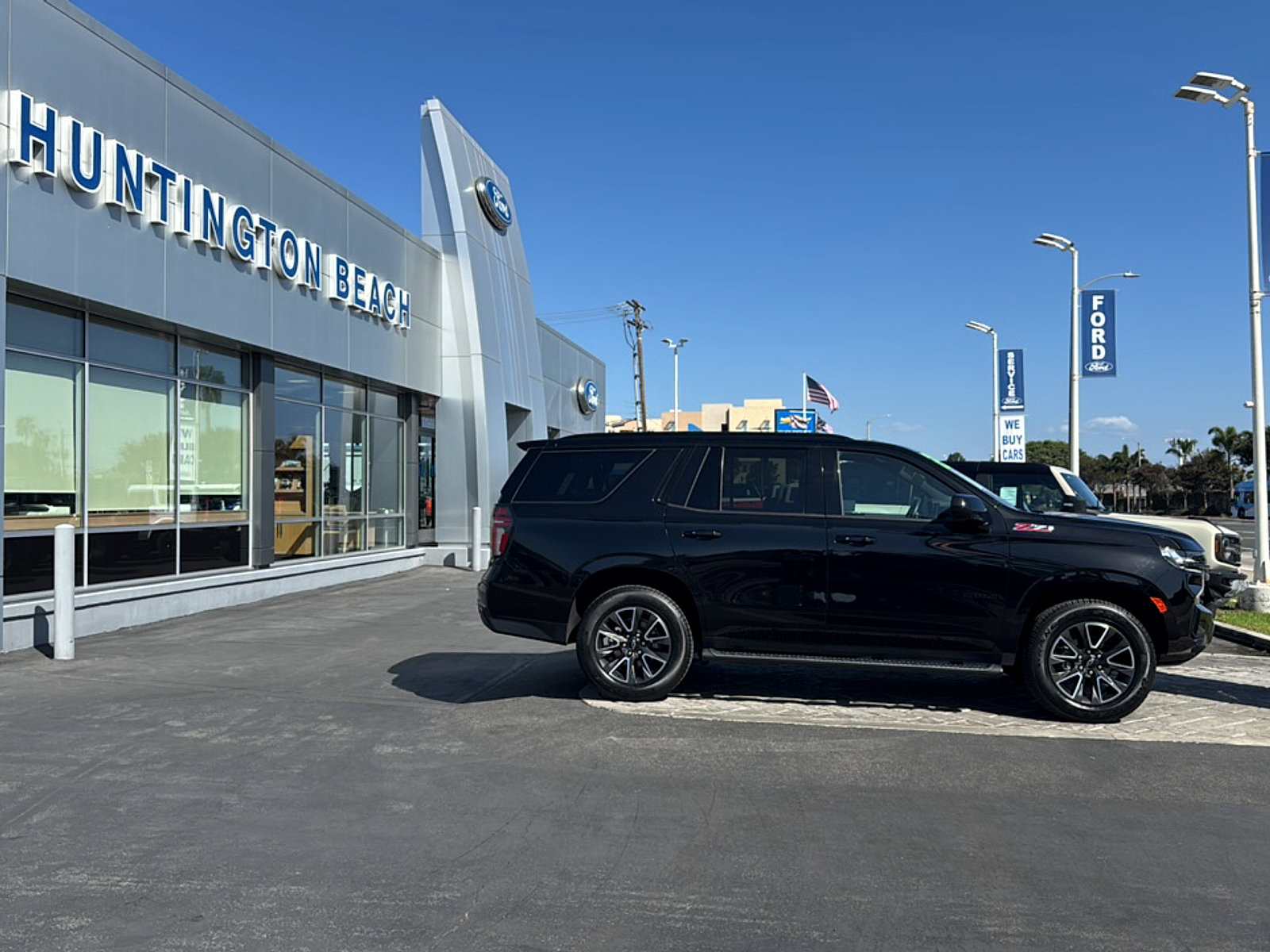 Used 2022 Chevrolet Tahoe Z71 AWD/4WD image 3