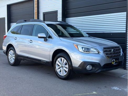 Used 2016 Subaru Outback 2.5i Premium image 11