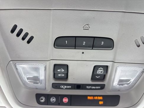 Used 2018 Chevrolet Equinox LT w/ Sun & Infotainment Package image 43