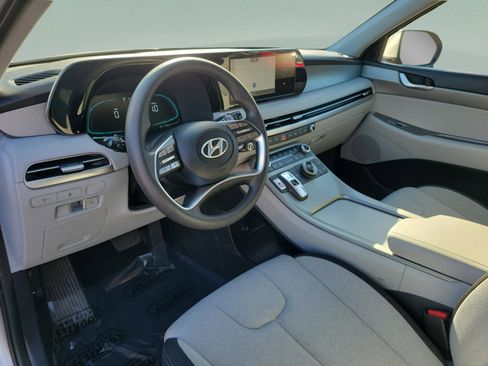 Certified 2023 Hyundai Palisade SE image 13