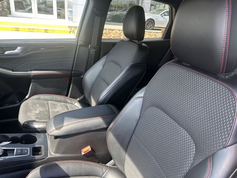 Used 2024 Ford Escape ST-Line w/ Tech Pack #1 AWD/4WD image 16