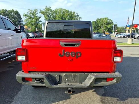 Used 2024 Jeep Gladiator Sport AWD/4WD image 7