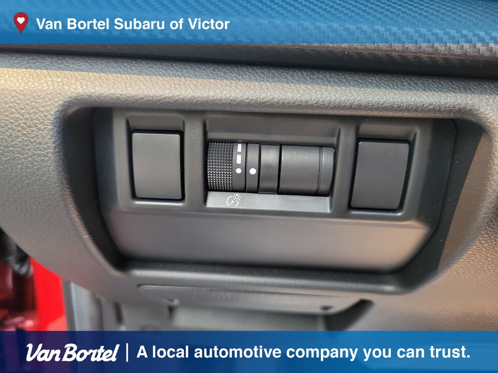 Used 2025 Subaru Crosstrek 2.5i Limited AWD/4WD image 16