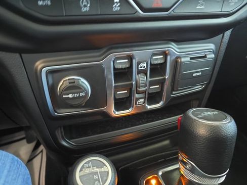Used 2022 Jeep Gladiator Sport AWD/4WD image 22