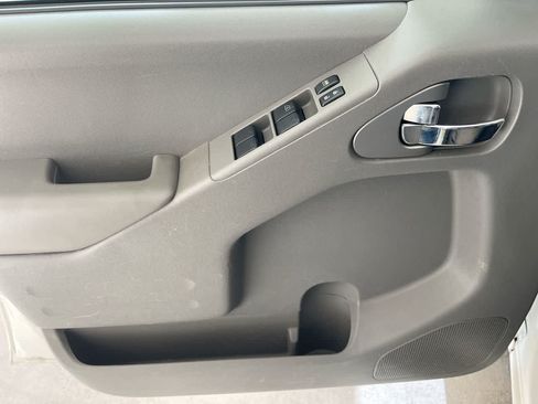 Used 2019 Nissan Frontier SV AWD/4WD image 13