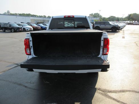 Used 2017 Chevrolet Silverado 1500 LTZ Z71 w/ LTZ Plus Package AWD/4WD image 8