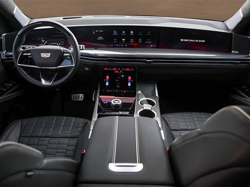 Certified 2025 Cadillac Escalade ESV V image 28